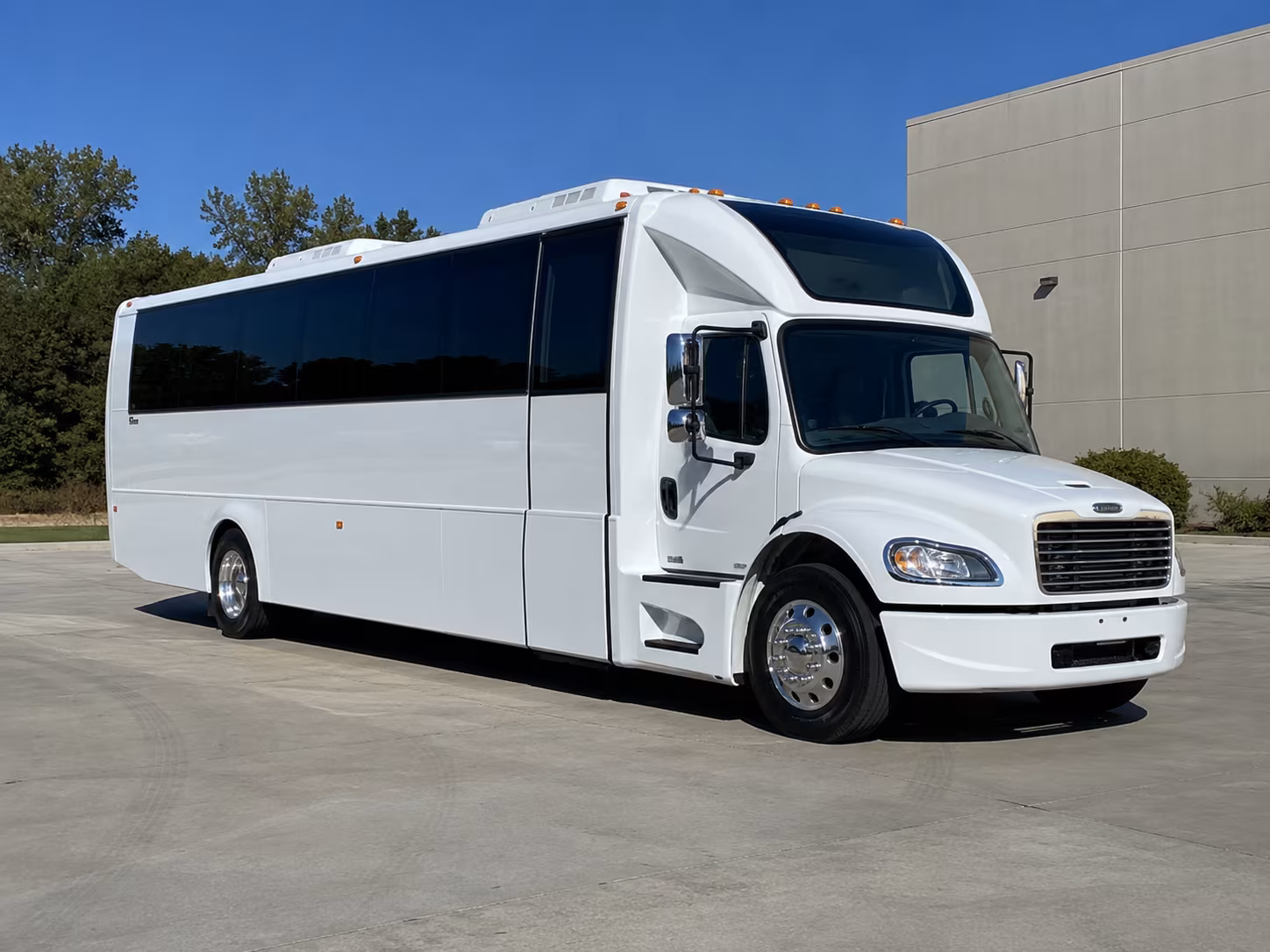 Edison Birthday, Sweet 16, & Quinceañera Transportation onboard seating
