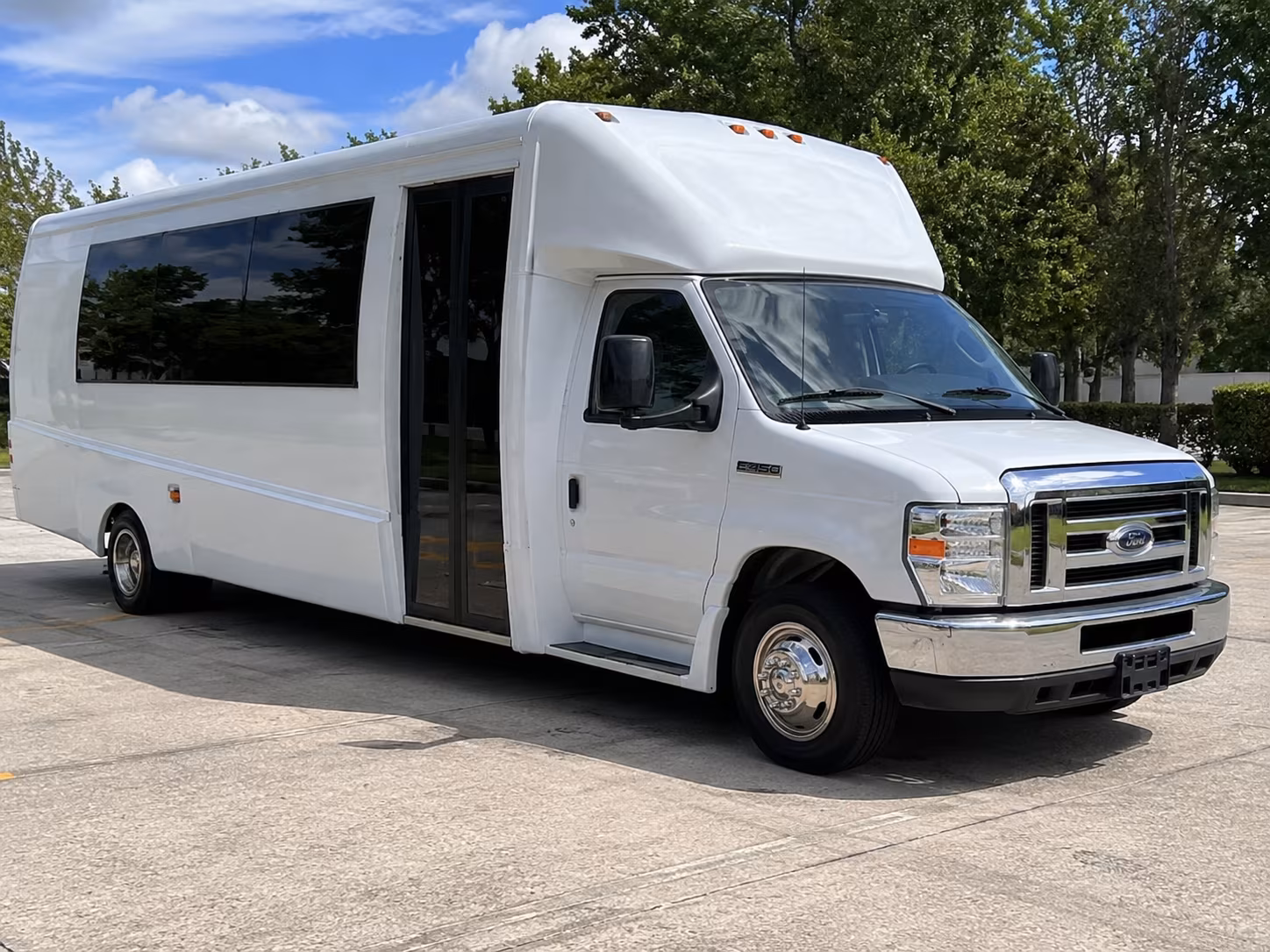 Woodbridge Township Birthday, Sweet 16, & Quinceañera Party Bus Rentals